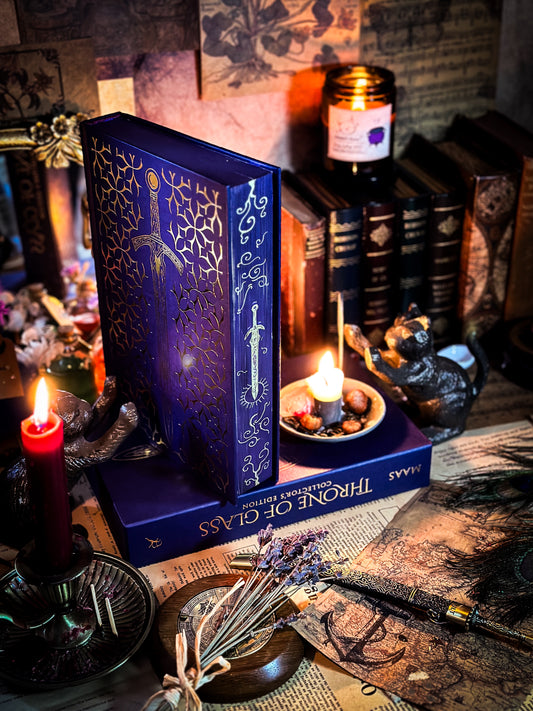 Throne of Glass Hand-Painted Edges - Deluxe Edition - Spray Book Edges