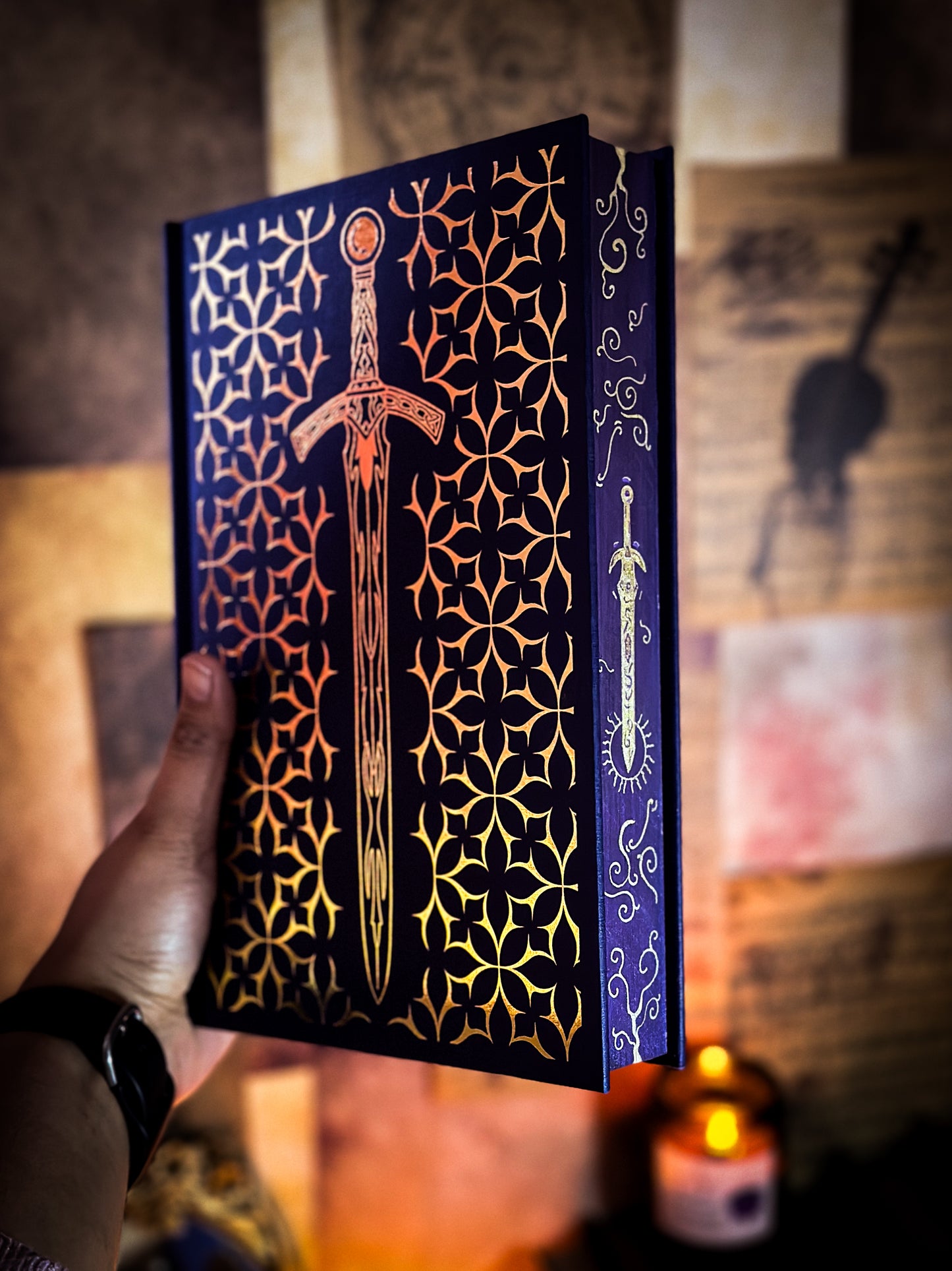 Throne of Glass Hand-Painted Edges - Deluxe Edition - Spray Book Edges