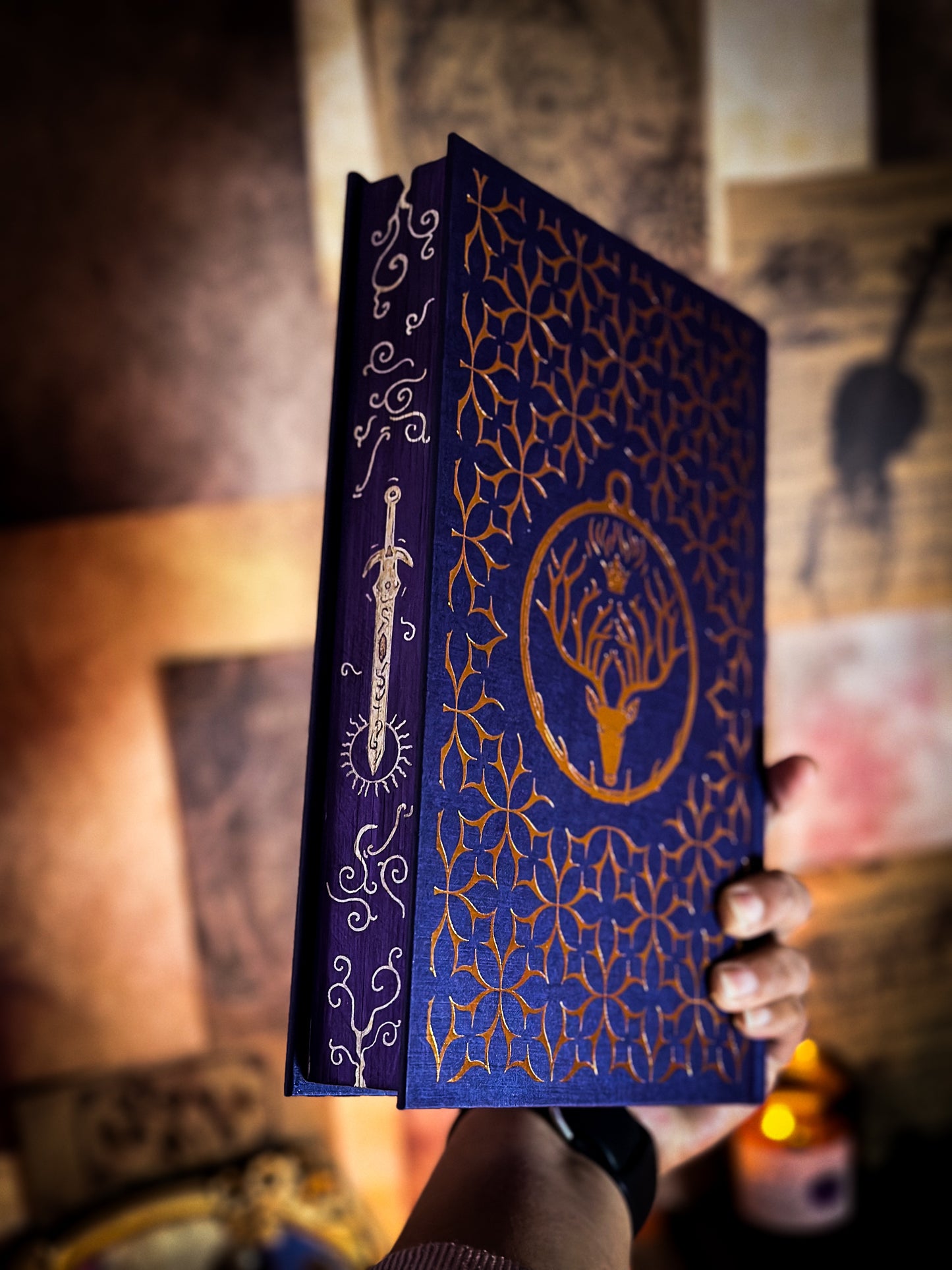 Throne of Glass Hand-Painted Edges - Deluxe Edition - Spray Book Edges