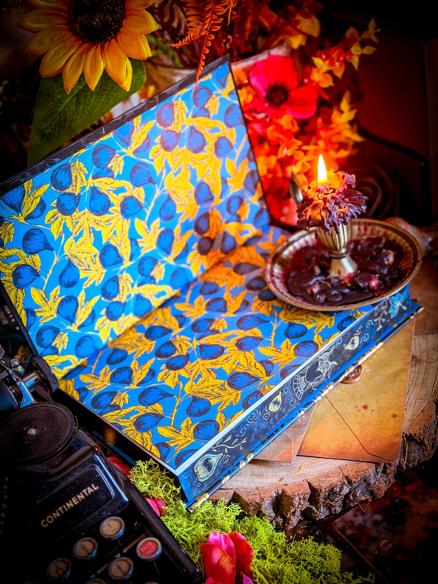 Cleopatra: A Novel Hand-painted Book Edges - Saara El-Arifi Special Edition Book