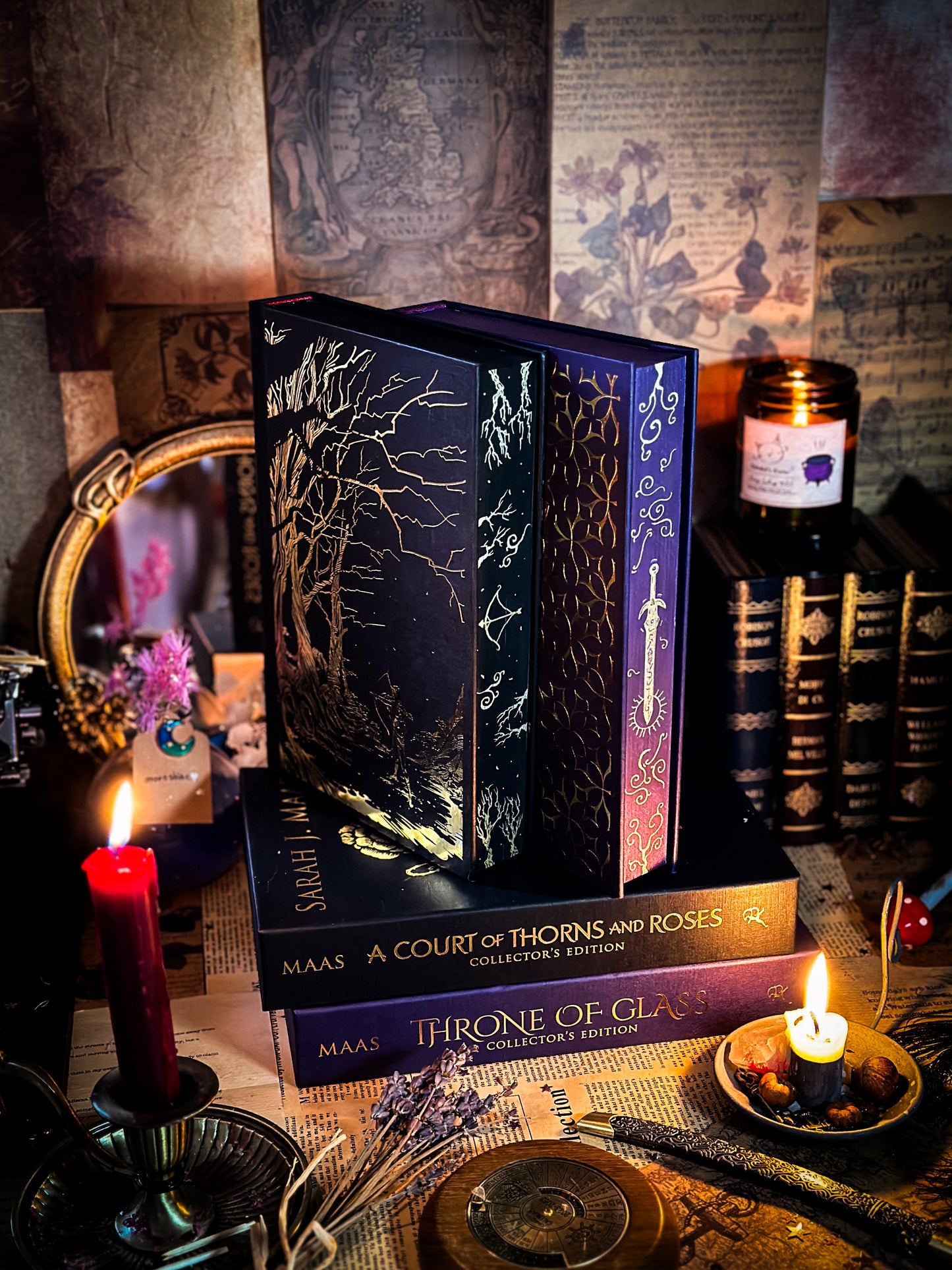 Throne of Glass Hand-Painted Edges - Deluxe Edition - Spray Book Edges