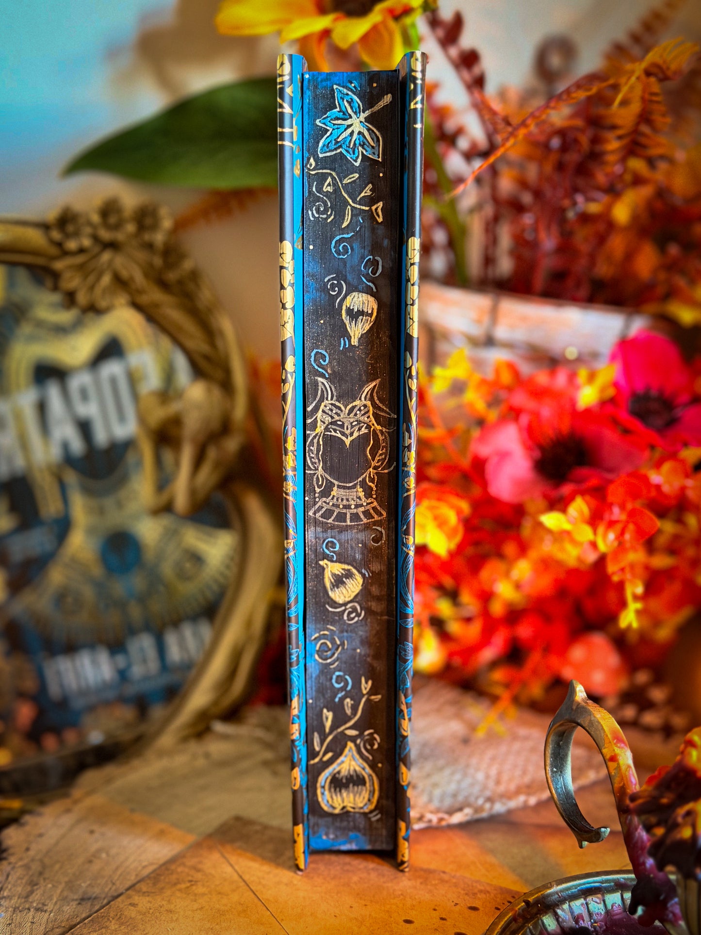 Cleopatra: A Novel Hand-painted Book Edges - Saara El-Arifi Special Edition Book