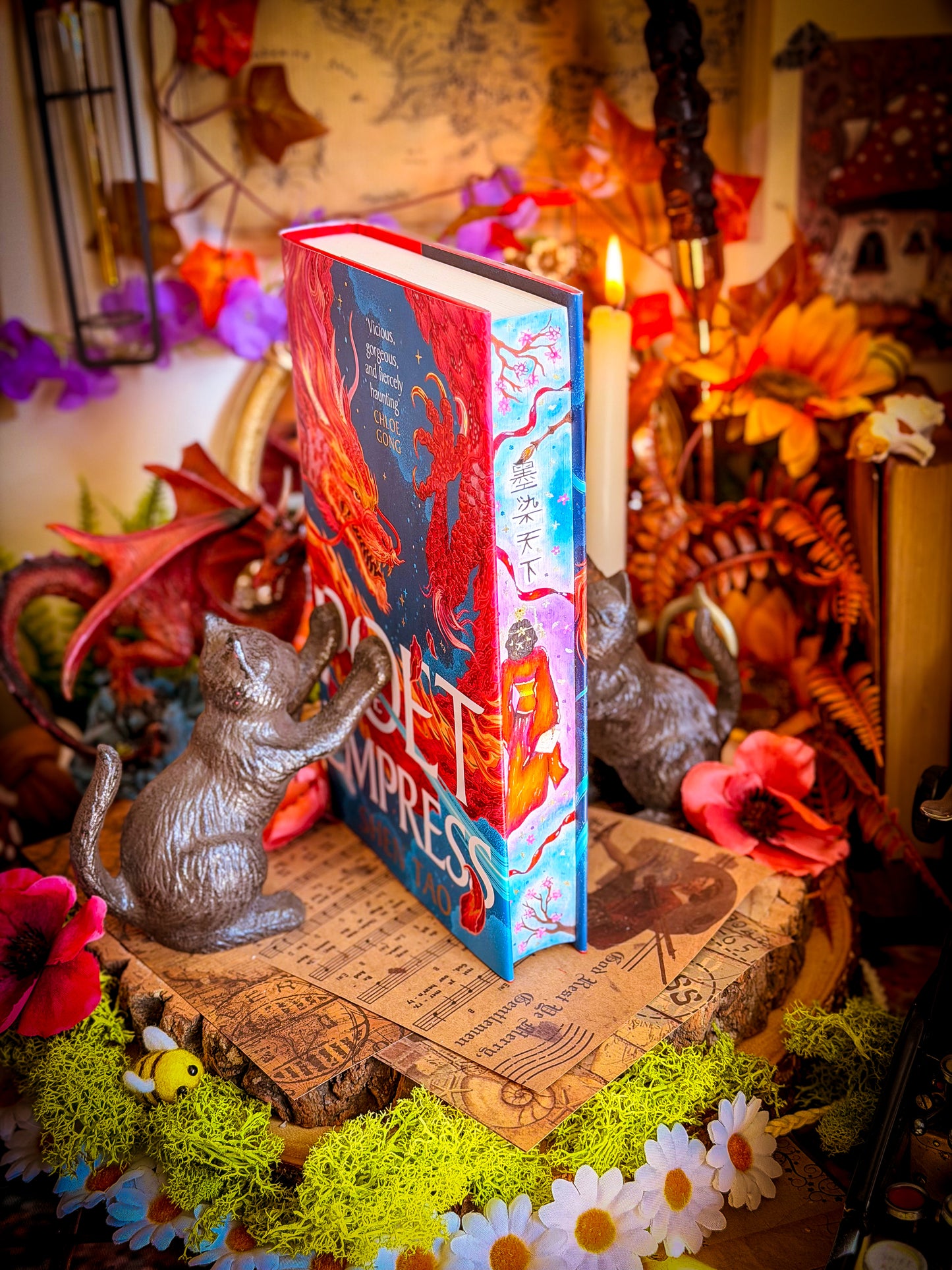 THE POET EMPRESS hand-painted book edges - Special Edition Book