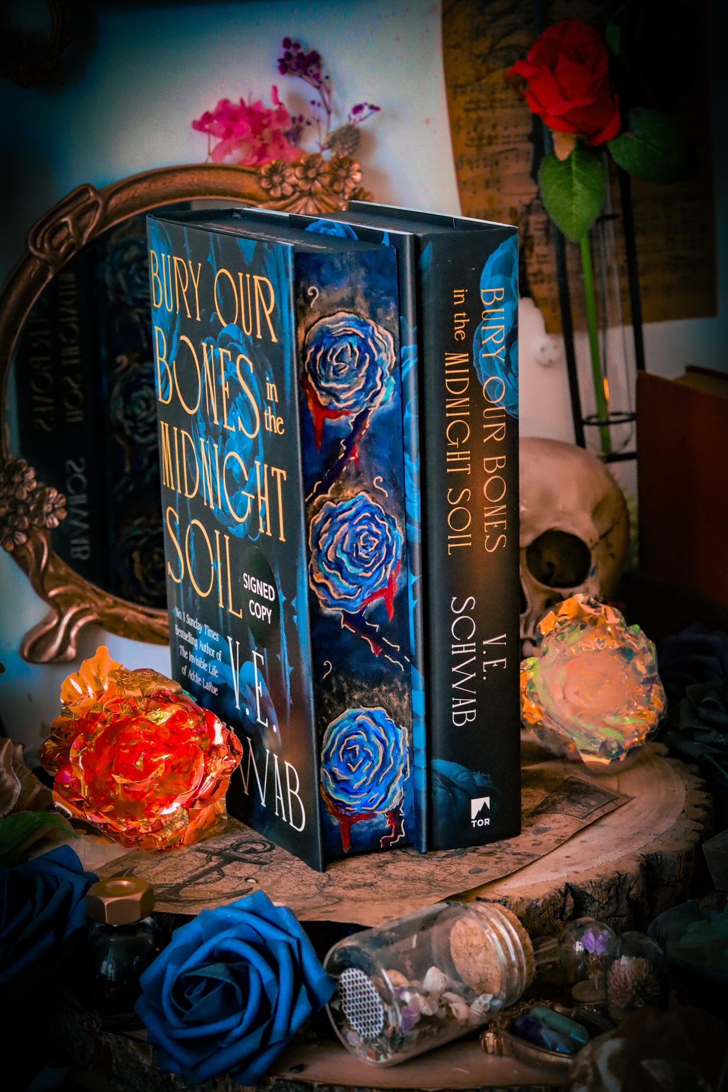 SIGNED Bury Our Bones in the Midnight Soil by V.E Schwab – PAINTED Book Edge + Vinyl foil undercover | Foreedge Painting Collector Edition