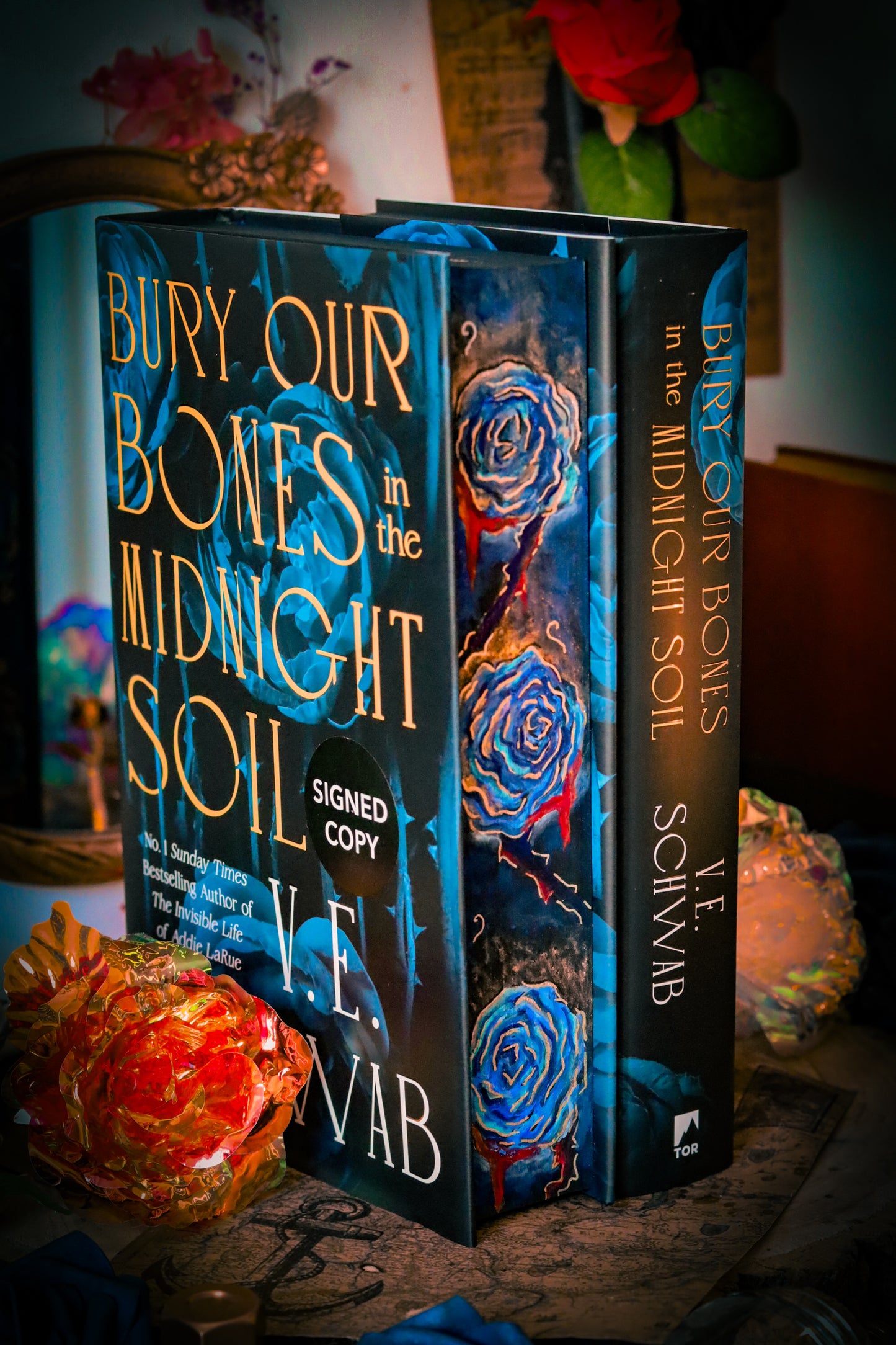 SIGNED Bury Our Bones in the Midnight Soil by V.E Schwab – PAINTED Book Edge + Vinyl foil undercover | Foreedge Painting Collector Edition