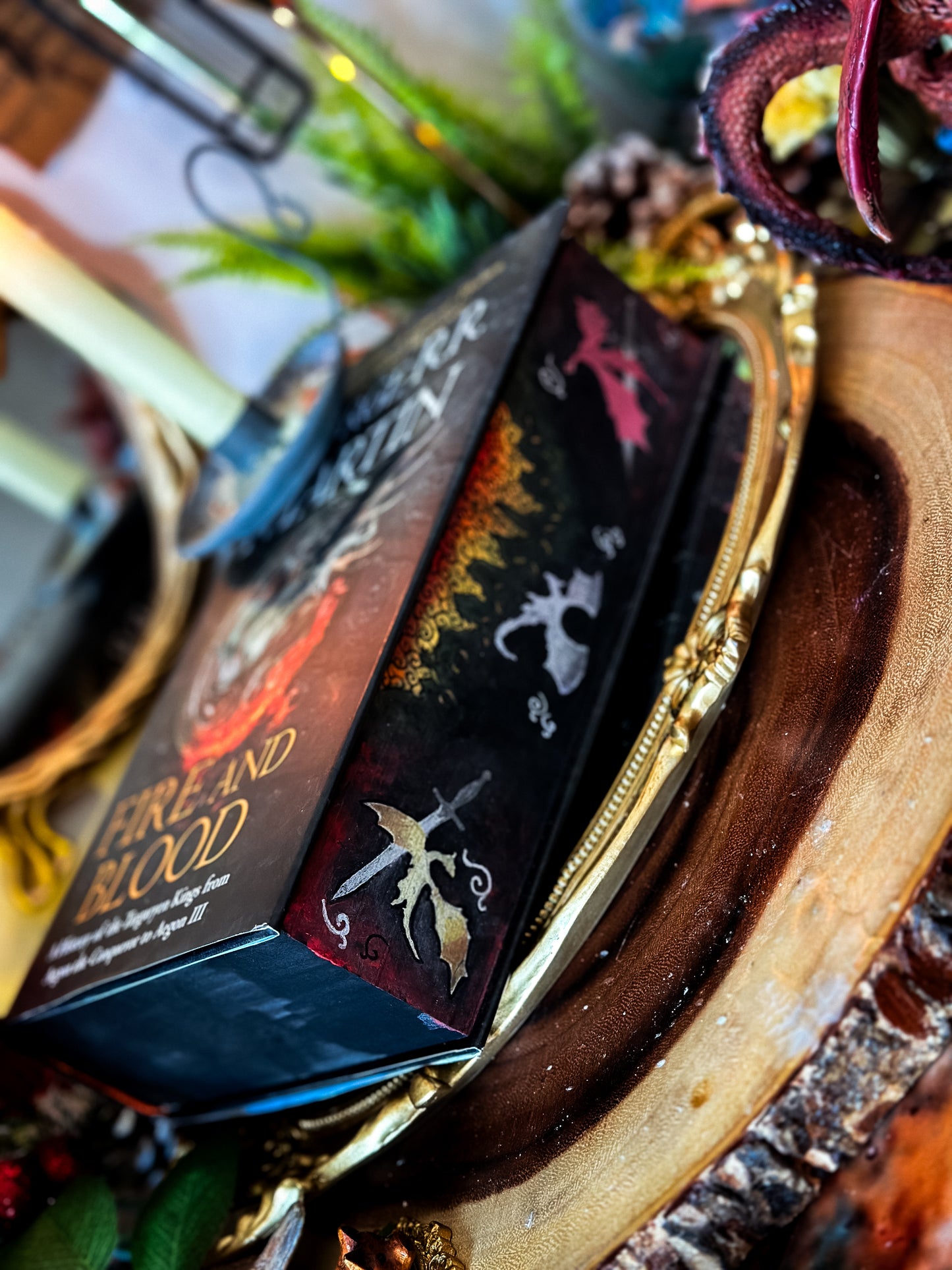 FIRE AND BLOOD hand-painted book edges - George R. R. Martin - Gam of Thrones Special Edition Book